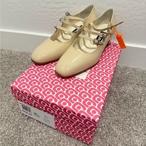 Carel Kina Beige patent leather Mary Janes pumps